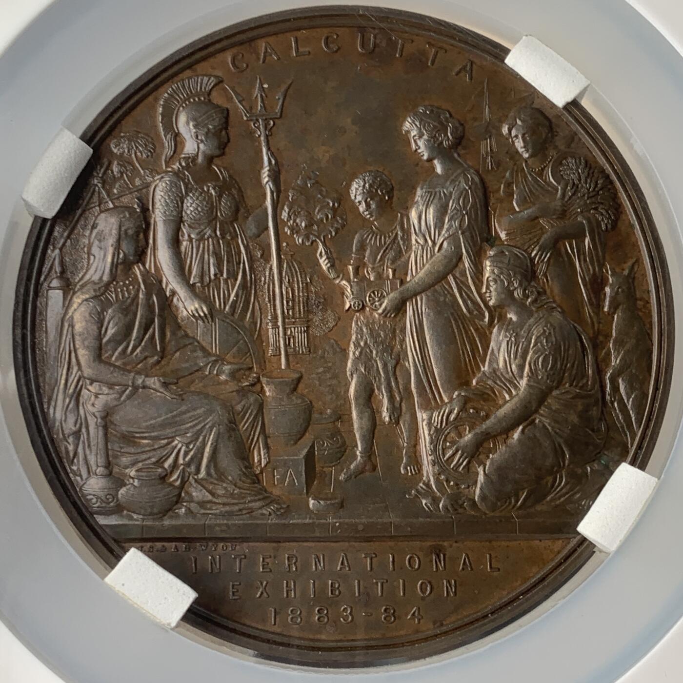 掌中浮雕-藏着的欧洲第051场 1883-1884年英属印度加尔各答国际博览会维多利亚女王大铜章， 76.3mm 