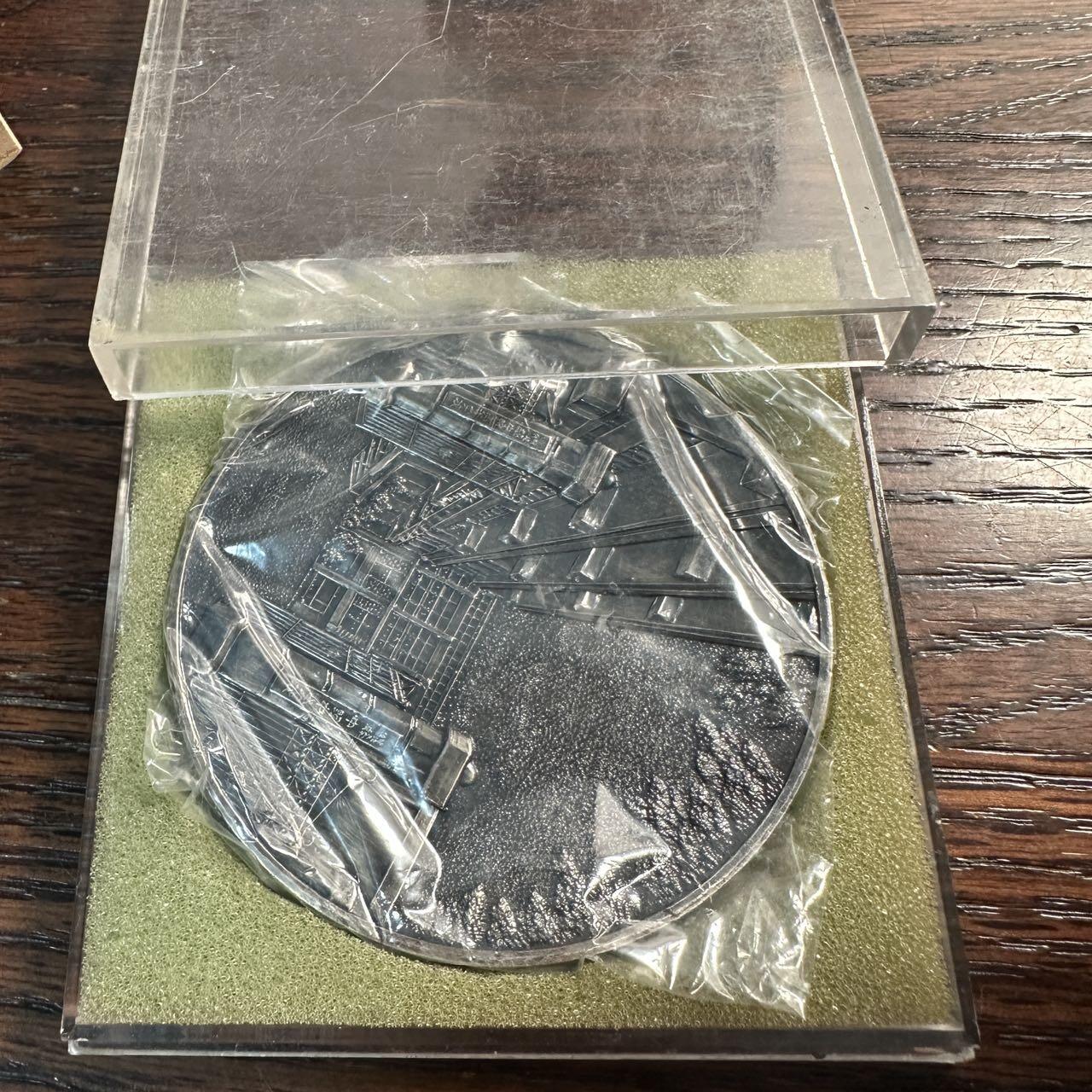 蒂克钱币-第57场 日本章 企业章拍卖  日本东京武藏野台高中 纪念章70mm 139g