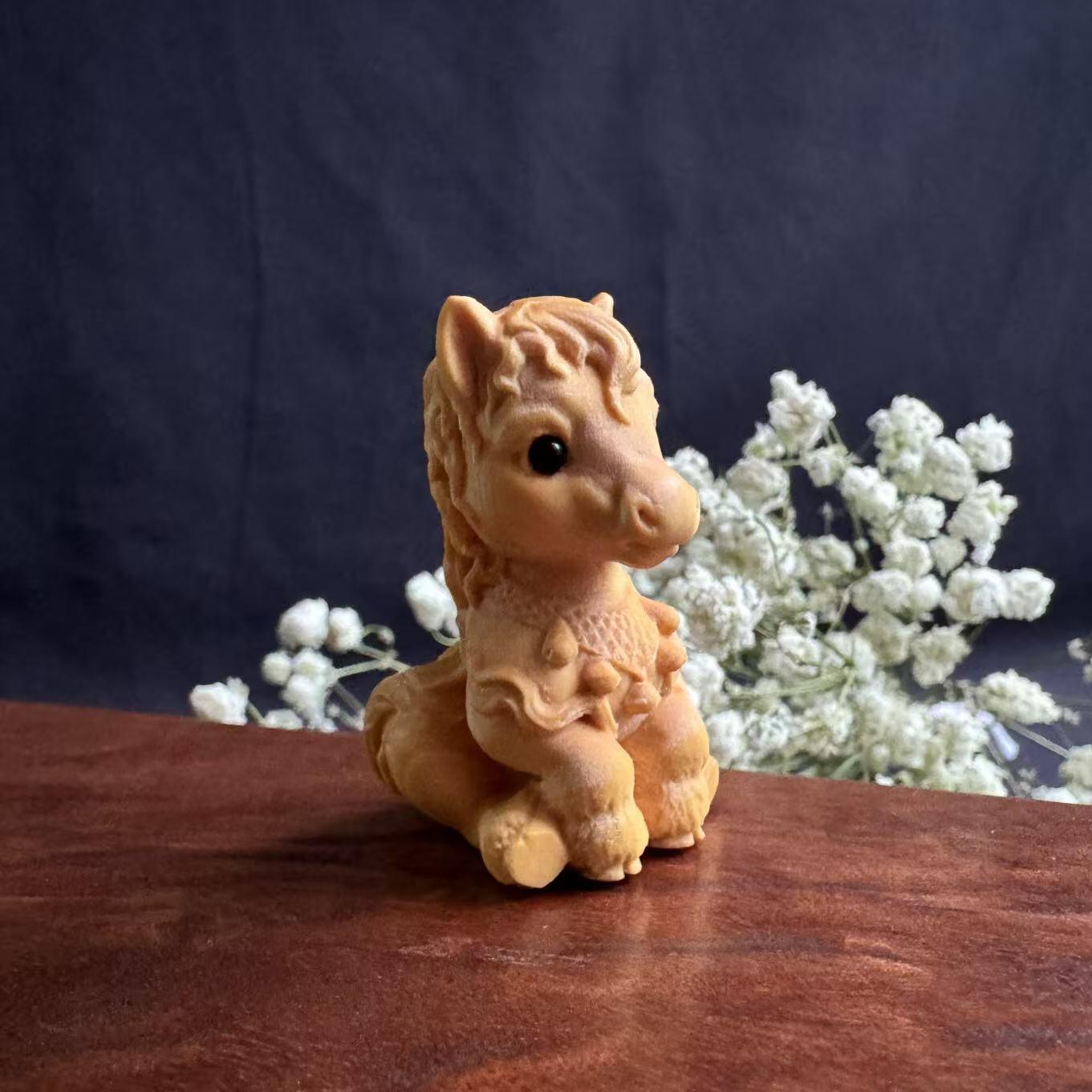 零元拍：2026马年，黄杨木雕12生肖之：萌马，高约：40MM。可爱不。