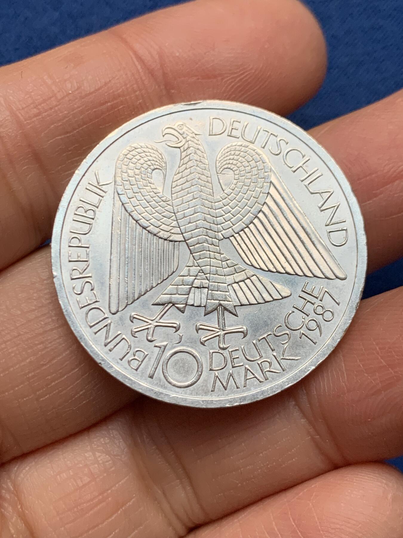 《竞宝斋》第462场 周日，周一，2场连拍 （全场包邮）欢迎送拍 德国1987年柏林建城750周年纪念银币 625银 15.55克