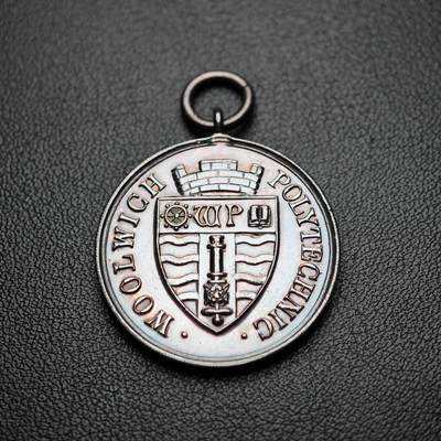 金瓯小拍第三期 古今币章 银价专场 - 英国伍尔维奇理工学院银章 8.4克直径26.3mm