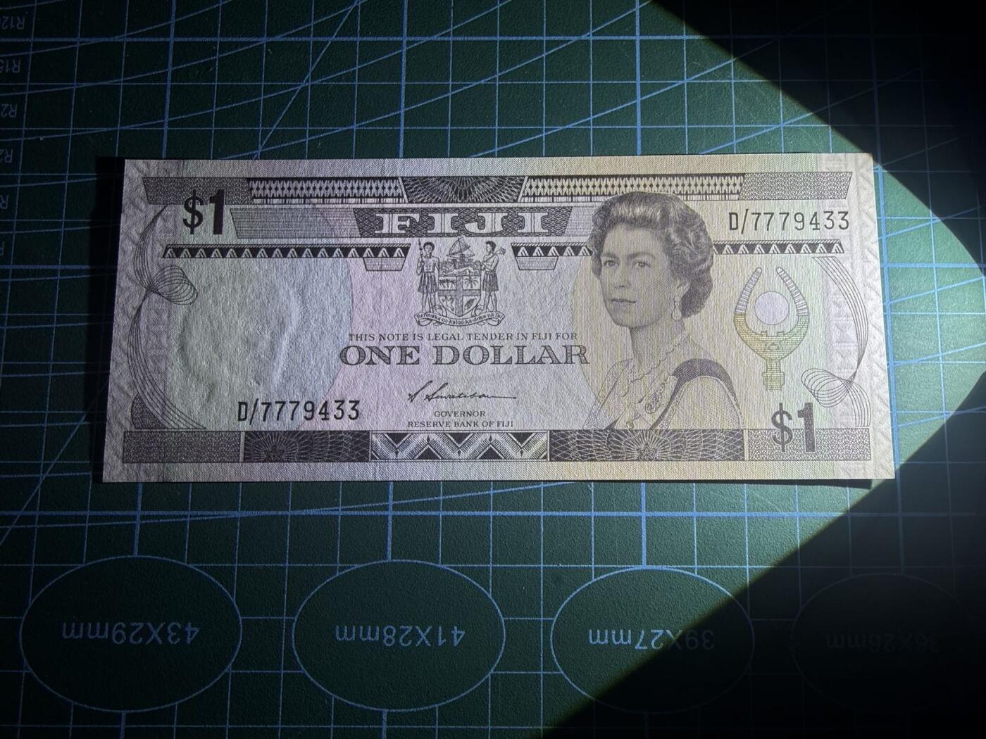 【炜奕收藏】，第五十八期，英属第三场 1987年斐济1元，UNC品相