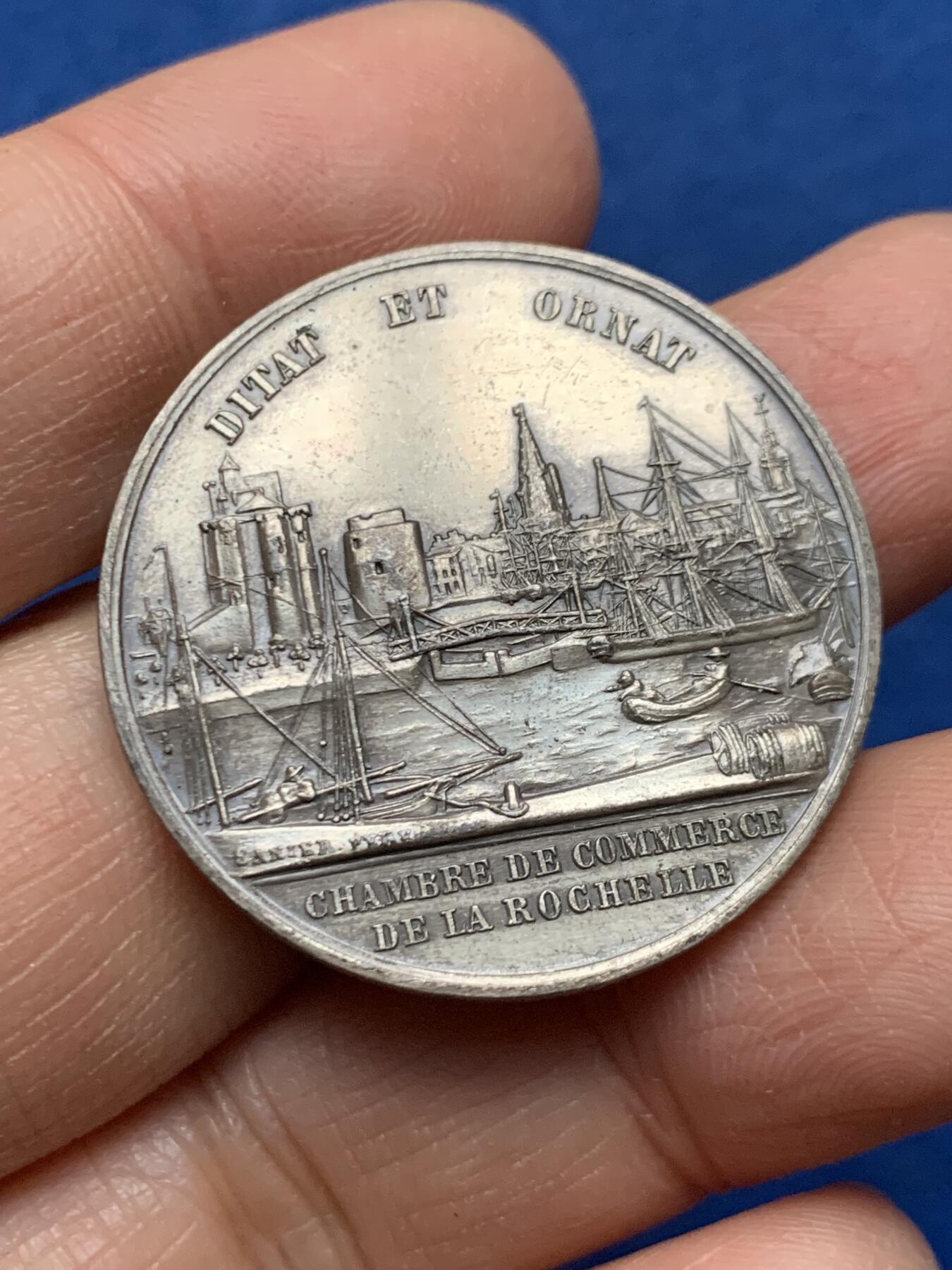 《竞宝斋》第462场 周日，周一，2场连拍 （全场包邮）欢迎送拍 法国罗谢尔港口景观纪念银章，丰饶角AR边铭，32.7mm，16.5克