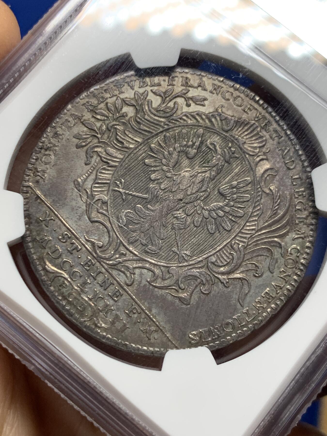 《竞宝斋》第462场 周日，周一，2场连拍 （全场包邮）欢迎送拍 NGC AUD 德国1772年法兰克福城市景观泰勒大银币 原味深彩包浆