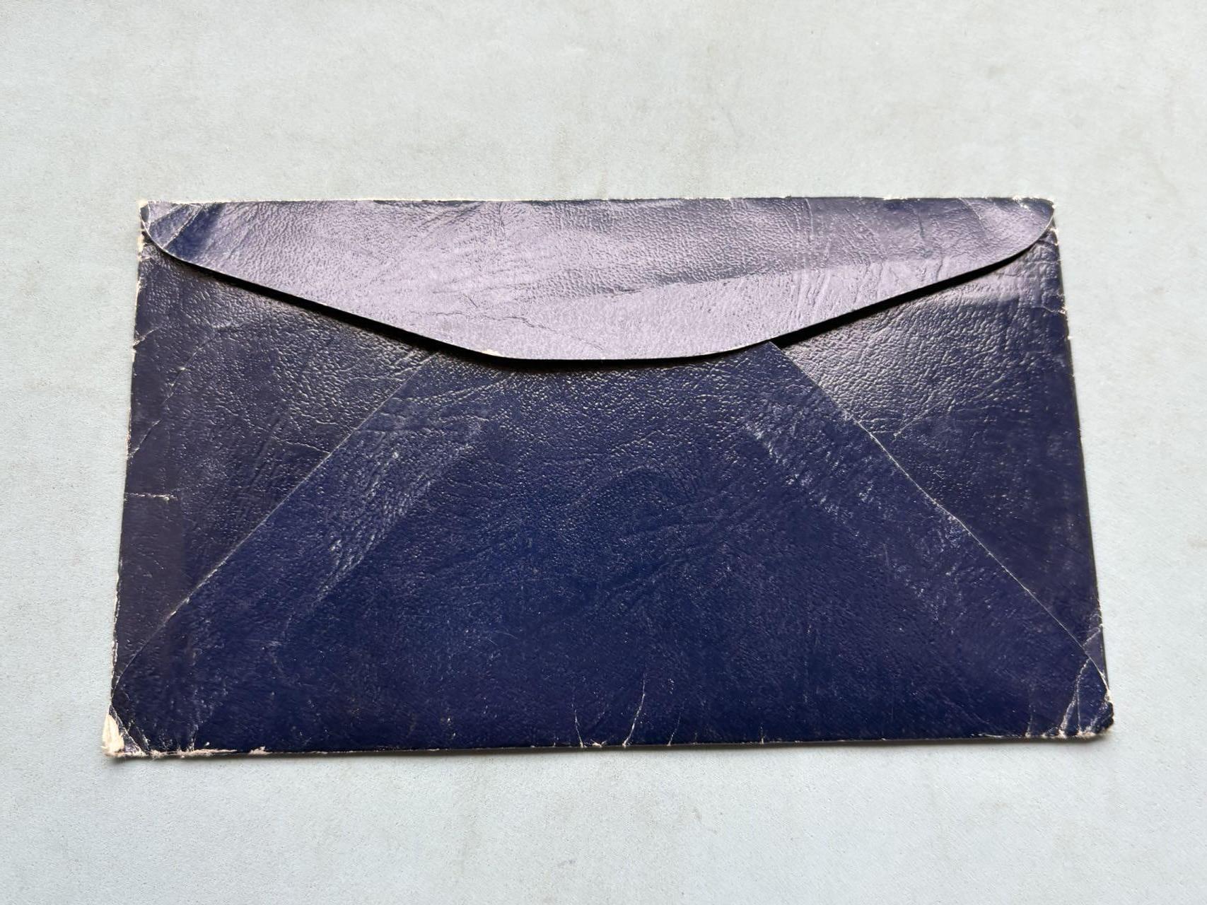 盛世勋华——号角文化勋章邮票专场拍卖第302期 美国1976年建国200周年大一元纪念银币以及一枚蓝色纪念代币， 带原包装，美国铸币局专为收藏家发行的未流通版本，属于“蓝包（Blue Pack）”系列，重24.59克，直径38毫米