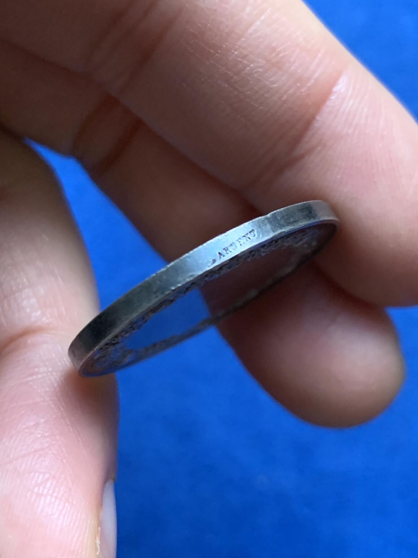 《竞宝斋》第462场 周日，周一，2场连拍 （全场包邮）欢迎送拍 法国婚礼银章 背面无刻字 11.25克 28.1mm 银标边铭