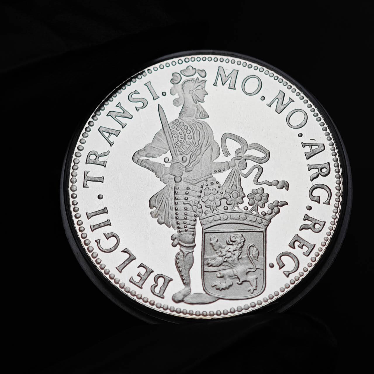 金瓯小拍第三期 古今币章 银价专场 荷兰上艾瑟尔省精制银章2000年 28.3克 古杜卡特图案复刻