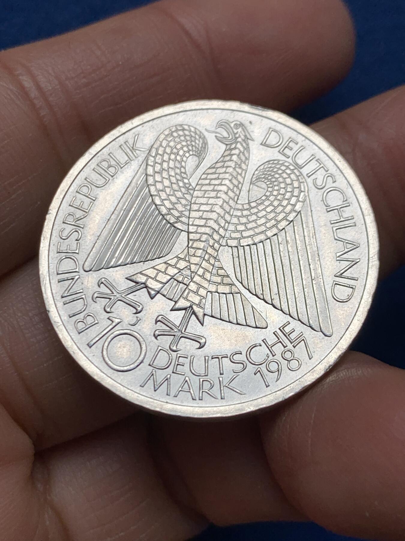 《竞宝斋》第462场 周日，周一，2场连拍 （全场包邮）欢迎送拍 德国1987年柏林建城750周年纪念银币 625银 15.55克