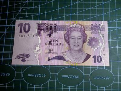 【炜奕收藏】，第五十八期，英属第三场 - 2011年斐济10元，UNC品相，号码无4