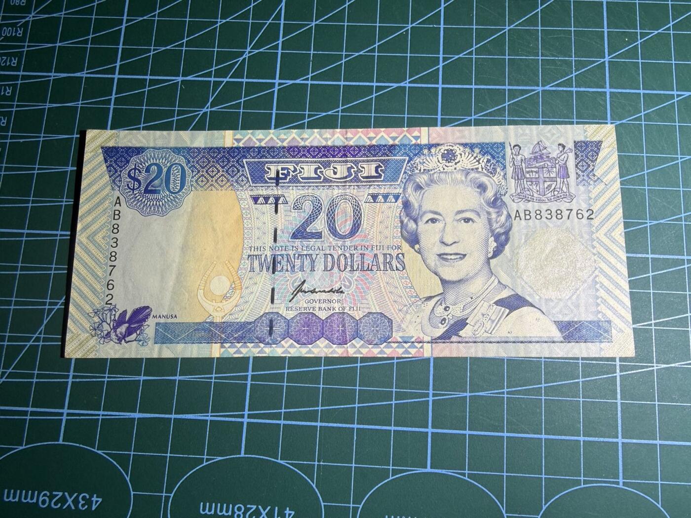 【炜奕收藏】，第五十八期，英属第三场 1996年斐济20元，品相如图