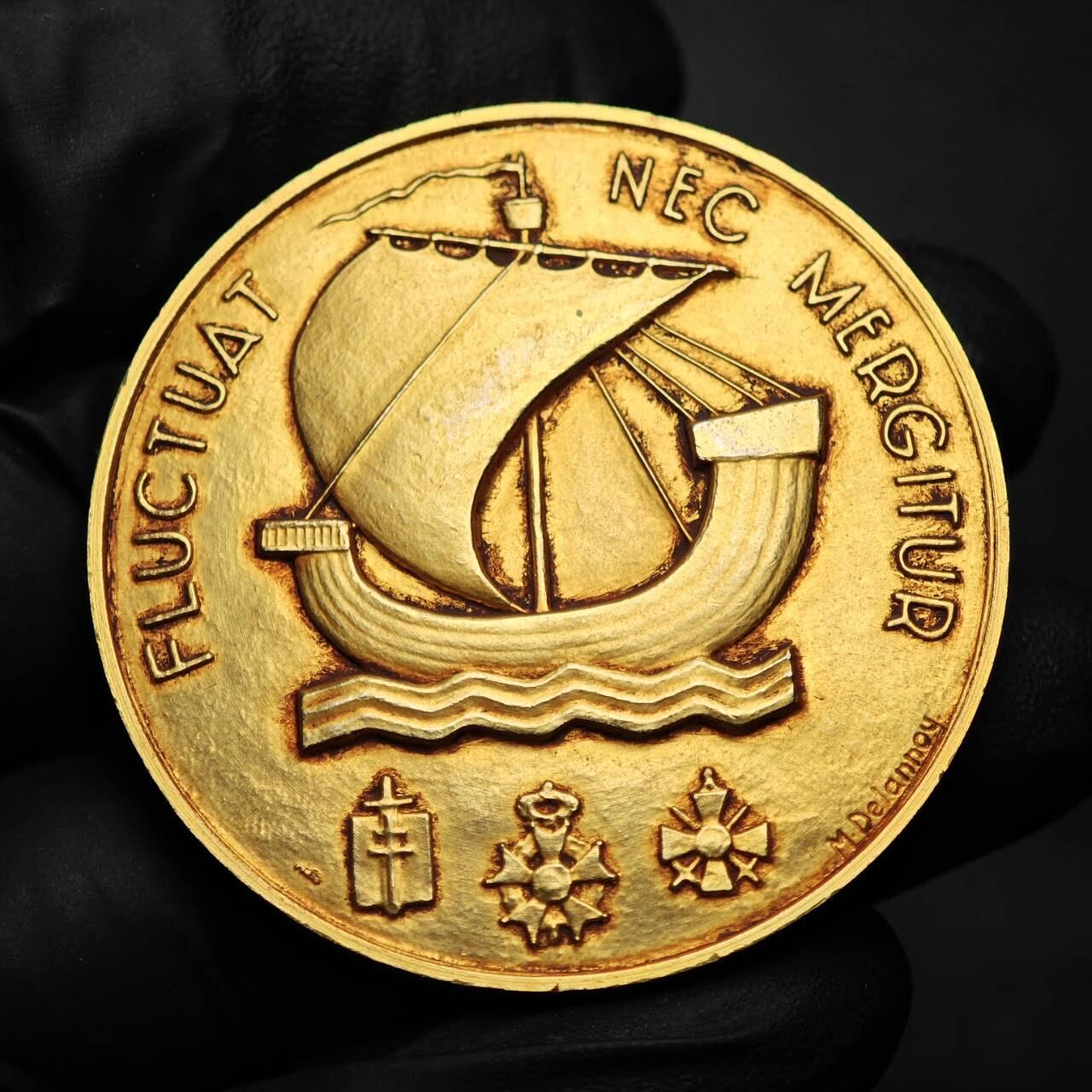 金瓯小拍第三期 古今币章 银价专场 法国巴黎镀金大铜章1998年 重82.1克直径50.6mm