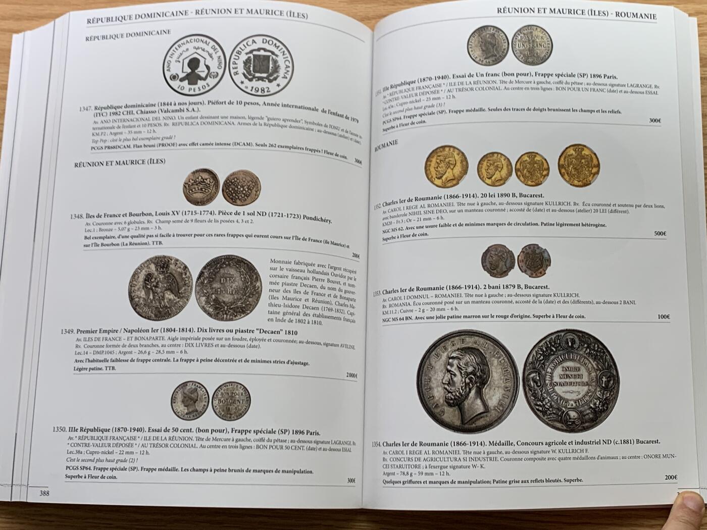 《竞宝斋》第462场 周日，周一，2场连拍 （全场包邮）欢迎送拍 MDC 世界币章拍卖目录 大开本 内图精美 有很多见不到的珍惜币章 重达2.4公斤 包邮