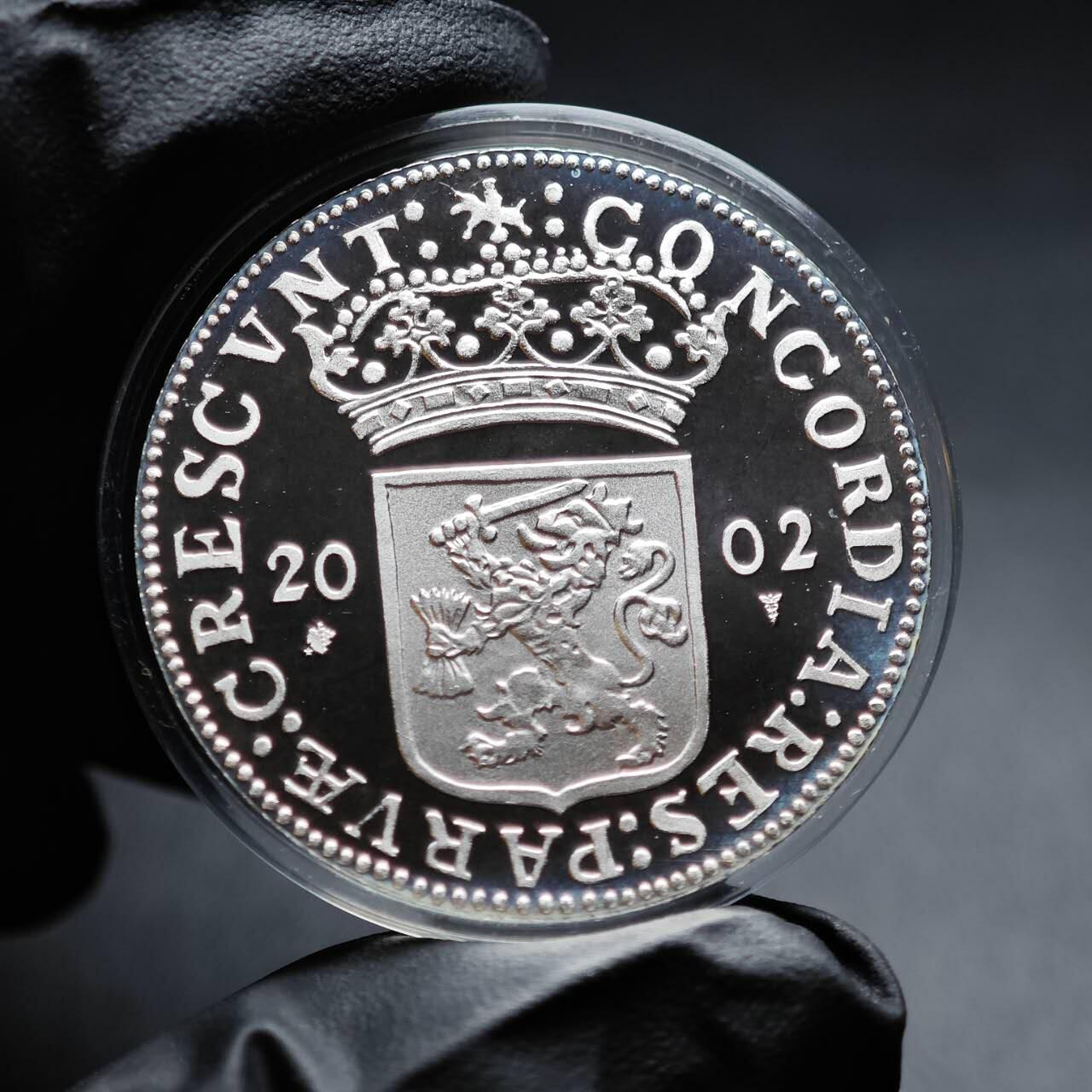 金瓯小拍第三期 古今币章 银价专场 荷兰泽兰省精制银章2002年 28.3克 带盒证