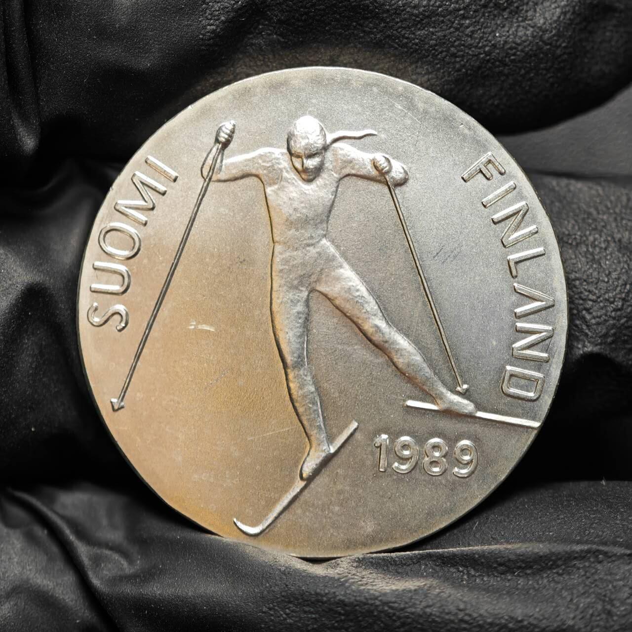 金瓯小拍第三期 古今币章 银价专场 芬兰北欧世界滑雪锦标赛银币1989年 重24.1克直径35mm