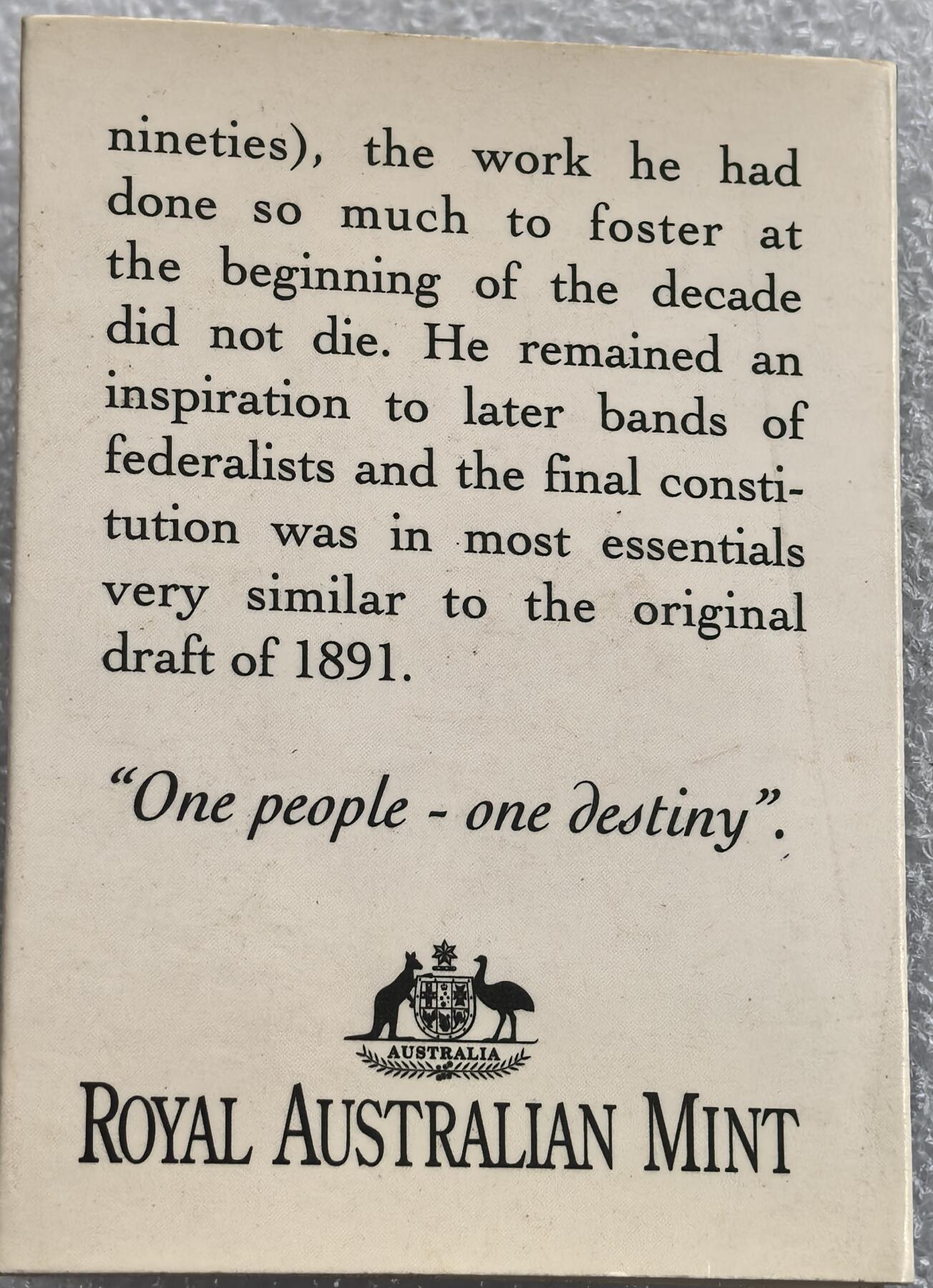 外国优质老铜币高银银币，周六九点倒数截拍，满百包邮，持续收拍 原装1996 年澳大利亚 1 元纪念币，正面铸伊丽莎白二世头像，背面为 “联邦之父” 亨利・帕克斯肖像及铭文，C 版堪培拉铸造。为纪念澳大利亚联邦之父亨利・帕克斯发行，是澳联邦历史传承的货币见证。