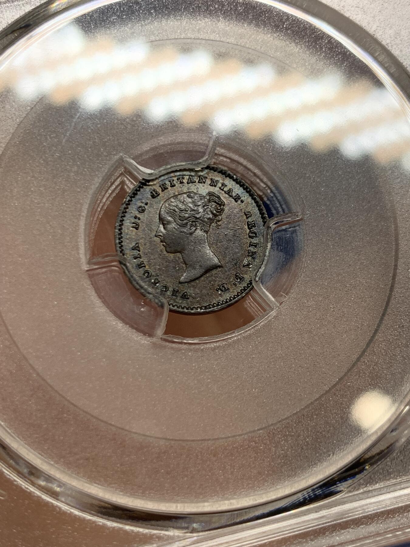 《竞宝斋》第462场 周日，周一，2场连拍 （全场包邮）欢迎送拍 PCGS MS63BN 英国1852年1/4法新小铜币，英国官方货币最小面值，难得一见的品种，双面巧克力包浆