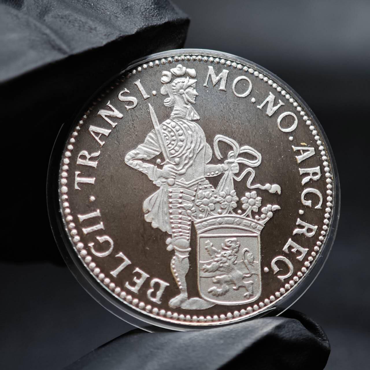 金瓯小拍第三期 古今币章 银价专场 荷兰上艾瑟尔省精制银章2000年 28.3克 古杜卡特图案复刻