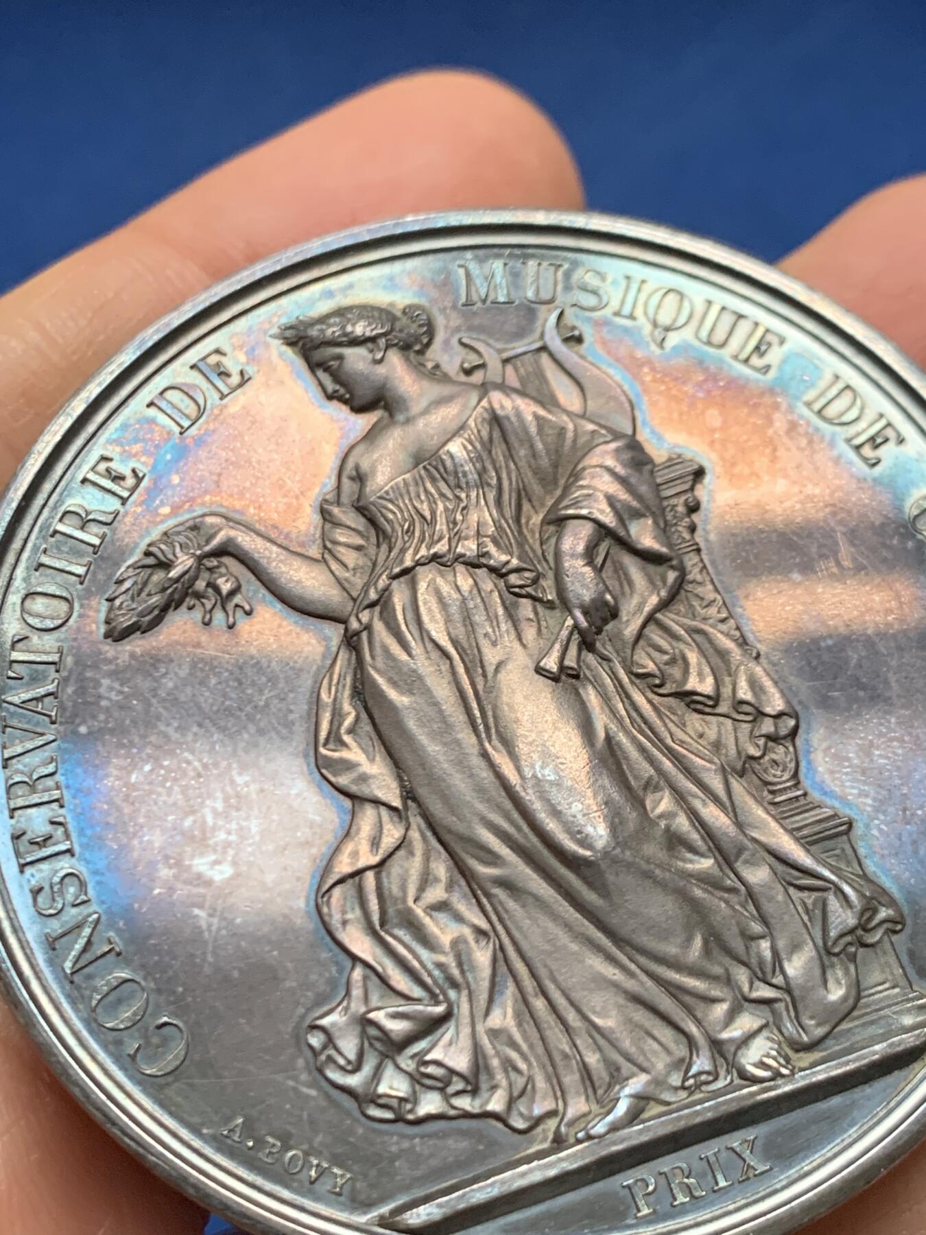 《竞宝斋》第462场 周日，周一，2场连拍 （全场包邮）欢迎送拍 瑞士1861年日内瓦音乐学院大银章 光边 79.4克 53mm