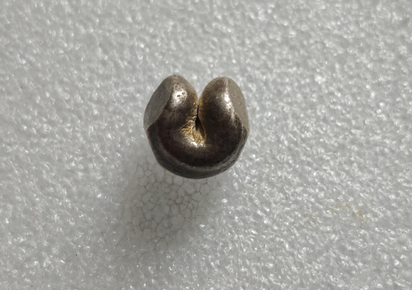 瓶子🏺第227期拍卖会  拉玛三世四世神庙戳记1泰铢屁股锭银锭  好品好银色  15.08克   15.08×0.9×27=366.444