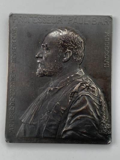 掌中浮雕-藏着的欧洲第051场 - 1907年法国医学院教授保罗.巴尔镀银铜章，56.5*69.4mm，盒子变形，扣不住