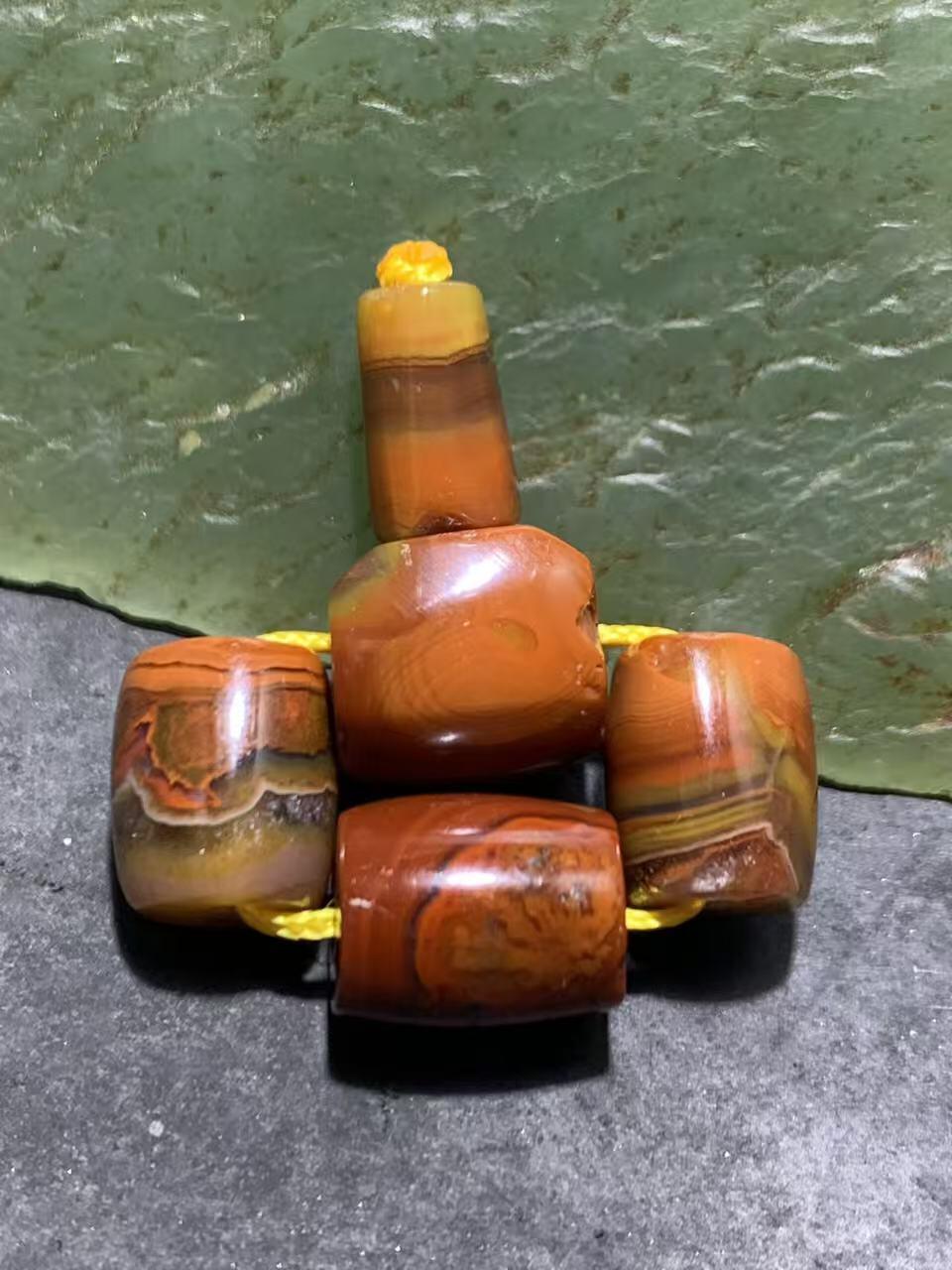 战国红玛瑙配饰一套