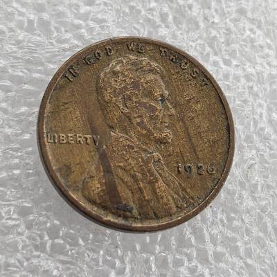 外国优质老铜币高银银币，周六九点倒数截拍，满百包邮，持续收拍 - 美国1926 年林肯 1 分铜币，正面铸林肯头像、“IN GOD WE TRUST” 与 “LIBERTY”，背面麦穗环绕面值及国名，百年麦穗版经典款，包浆自然醇厚、品相完整，是美国早期分币收藏入门佳选，兼具历史纪念与收藏价值。