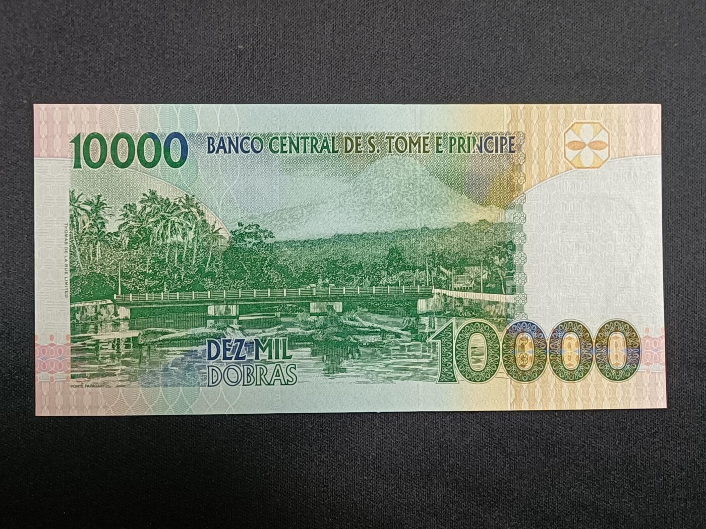 【游宝拍卖】乙巳蛇年第112期 周二集拍 圣多美和普林西比-10000多布拉【2004年 全新UNC】