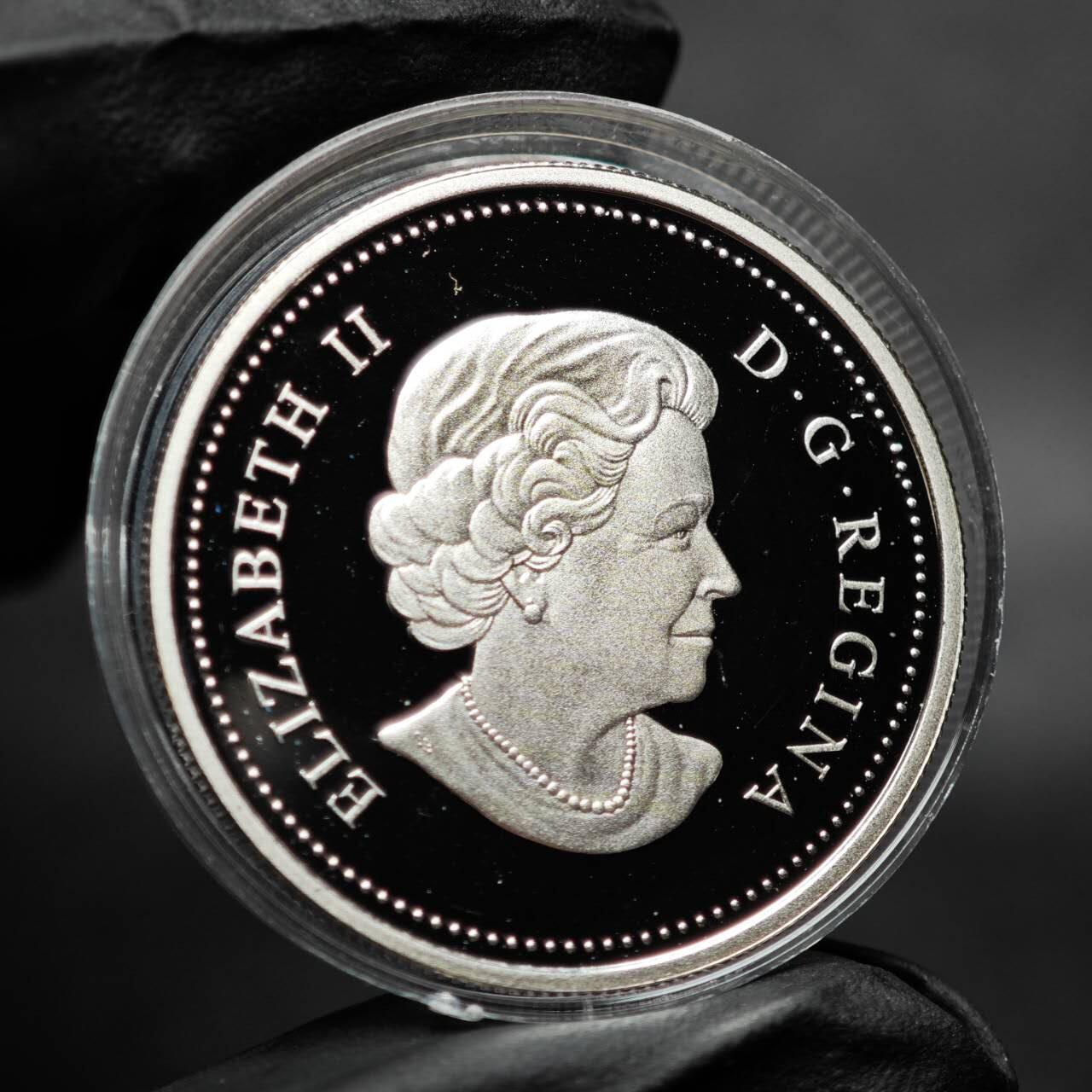 金瓯小拍第三期 古今币章 银价专场 加拿大力量之马炫彩银币2010年 重25.3克 盒证齐全