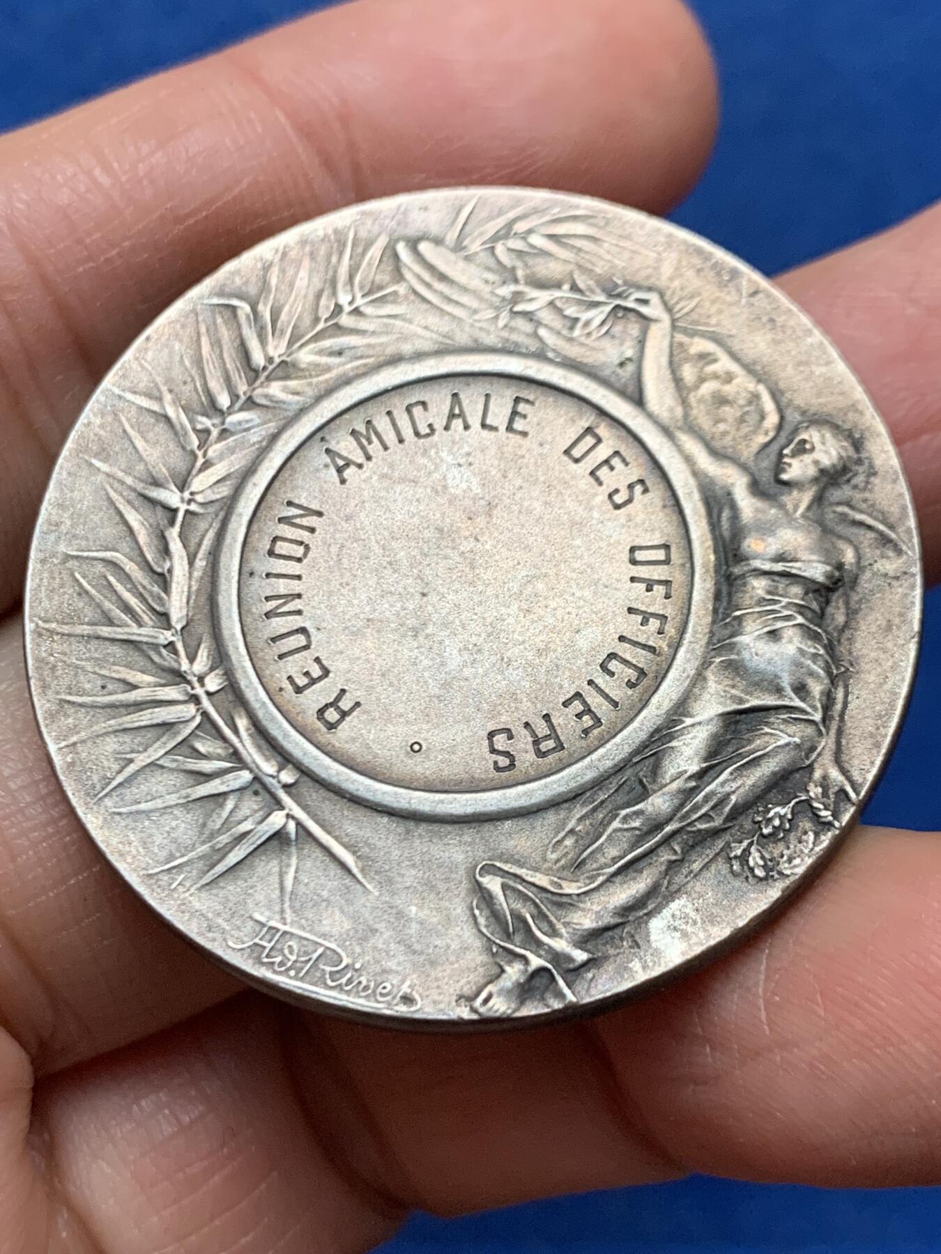 《竞宝斋》第462场 周日，周一，2场连拍 （全场包邮）欢迎送拍 法国军官联谊会镀银铜章 35.2克 40mm 丰饶角铜标