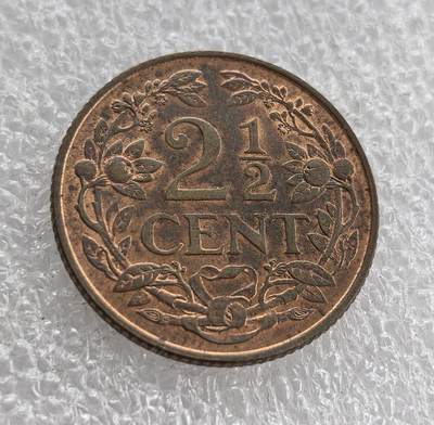 外国优质老铜币高银银币，周六九点倒数截拍，满百包邮，持续收拍 - 原光1959 年荷属安的列斯 2½ 分铜币，正面铸面值与花环纹饰，背面标注领地名、荷兰雄狮纹章（荷兰王室象征）及年份。属荷兰海外殖民领地时期，是荷兰对安的列斯殖民统治、推行殖民货币体系的流通辅币见证