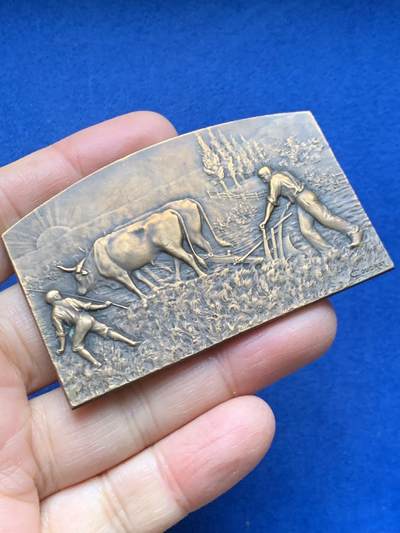 《竞宝斋》第462场 周日，周一，2场连拍 （全场包邮）欢迎送拍 - 法国雕刻Coudray 名作《农耕与丰收》。大规格双面高浮雕作品品相佳。直径：70mm*44mm，重约：65.8g