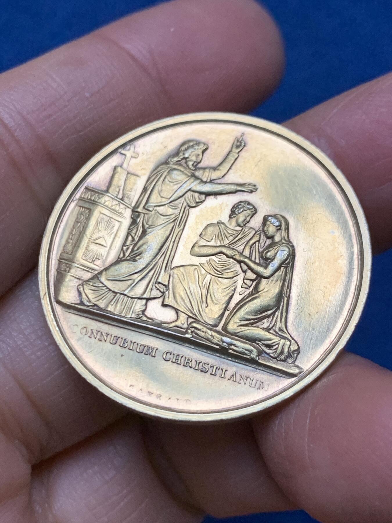 《竞宝斋》第462场 周日，周一，2场连拍 （全场包邮）欢迎送拍 法国1866年结婚纪念镀金银章，镀金层保存不错，33.3mm，15.25克，蜜蜂边铭