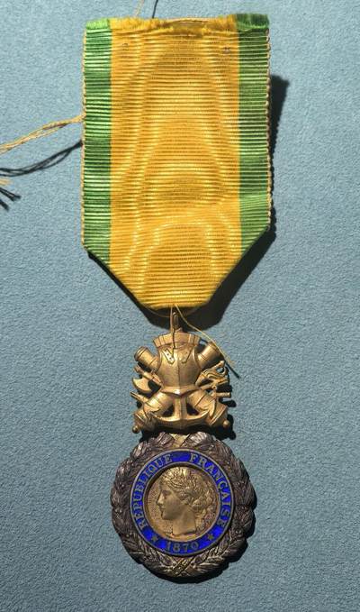 盛世勋华——号角文化勋章邮票专场拍卖第302期 - 法国军事奖章 五共版 银制带银标 银价300+