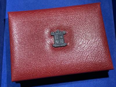 《竞宝斋》第462场 周日，周一，2场连拍 （全场包邮）欢迎送拍 - 英国1997年精制套币，带1枚5英镑女王金婚精制纪念币，1枚2英镑机械时代精制纪念币，1枚1英镑英格兰三狮精制纪念币，10枚币，盒证齐全，品相精美，红色盒装