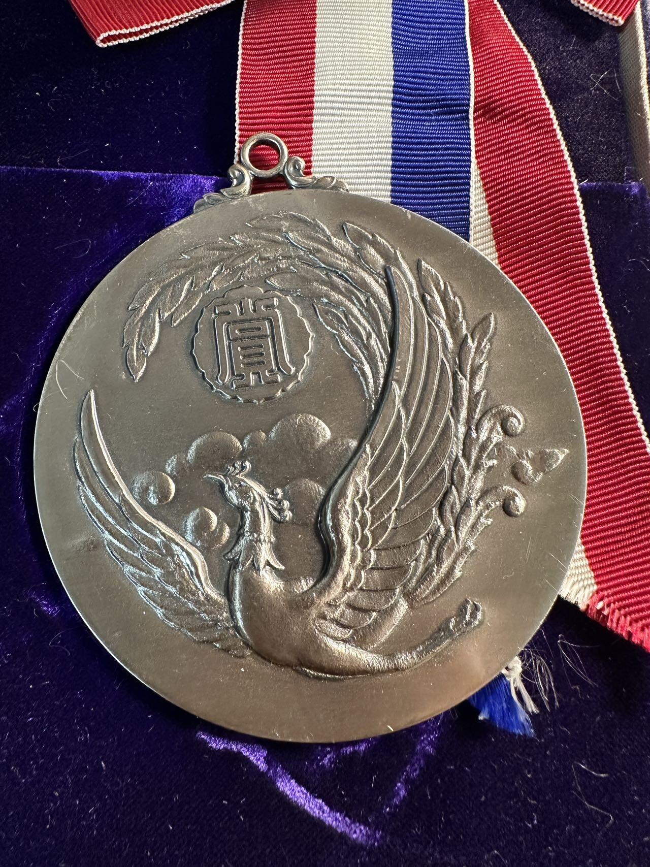 蒂克钱币-第57场 日本章 企业章拍卖  日本 山口组企业 甲阳运输勤続10年記念章 78mm 239g