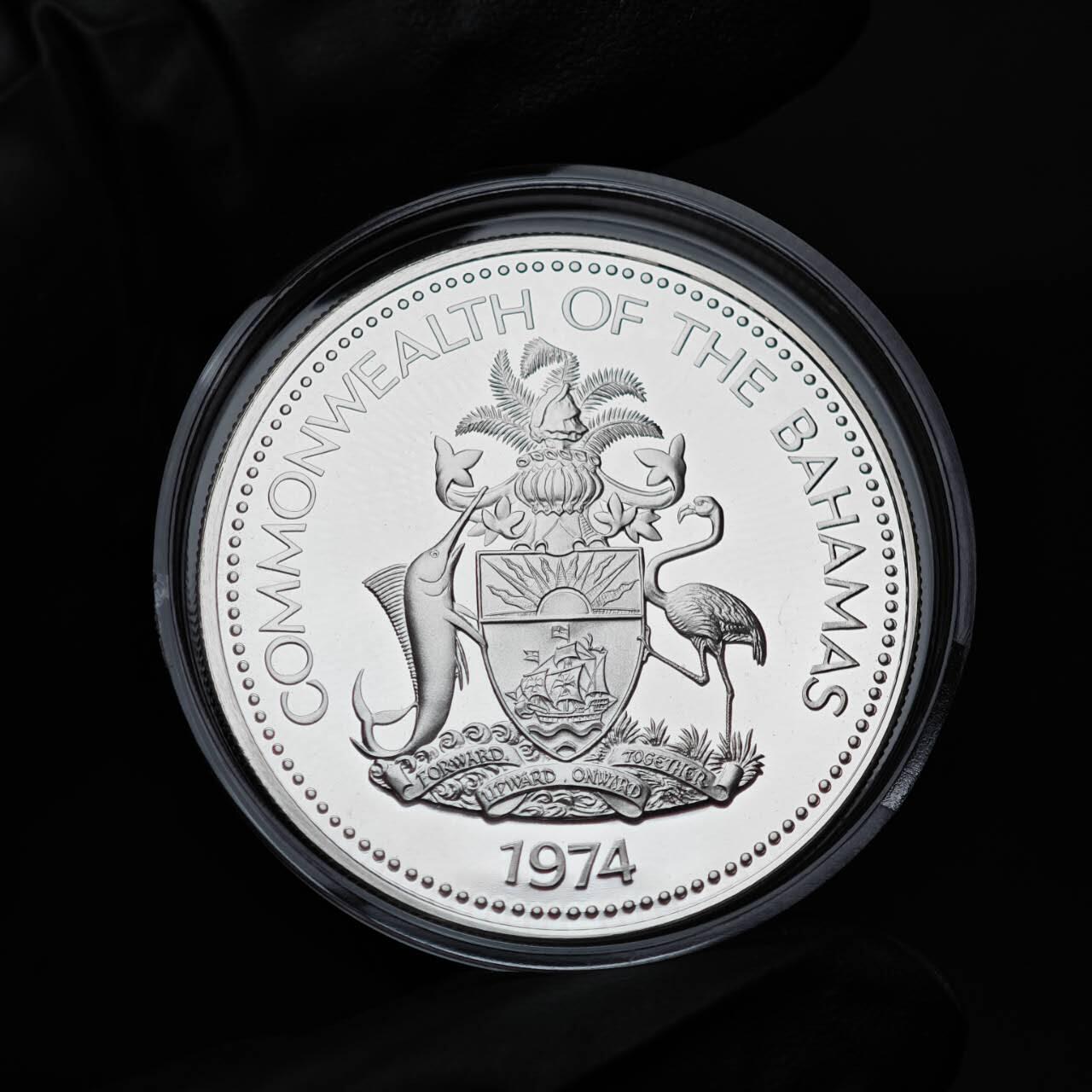 金瓯小拍第三期 古今币章 银价专场 巴哈马双火烈鸟精制银币1974年 33.3克