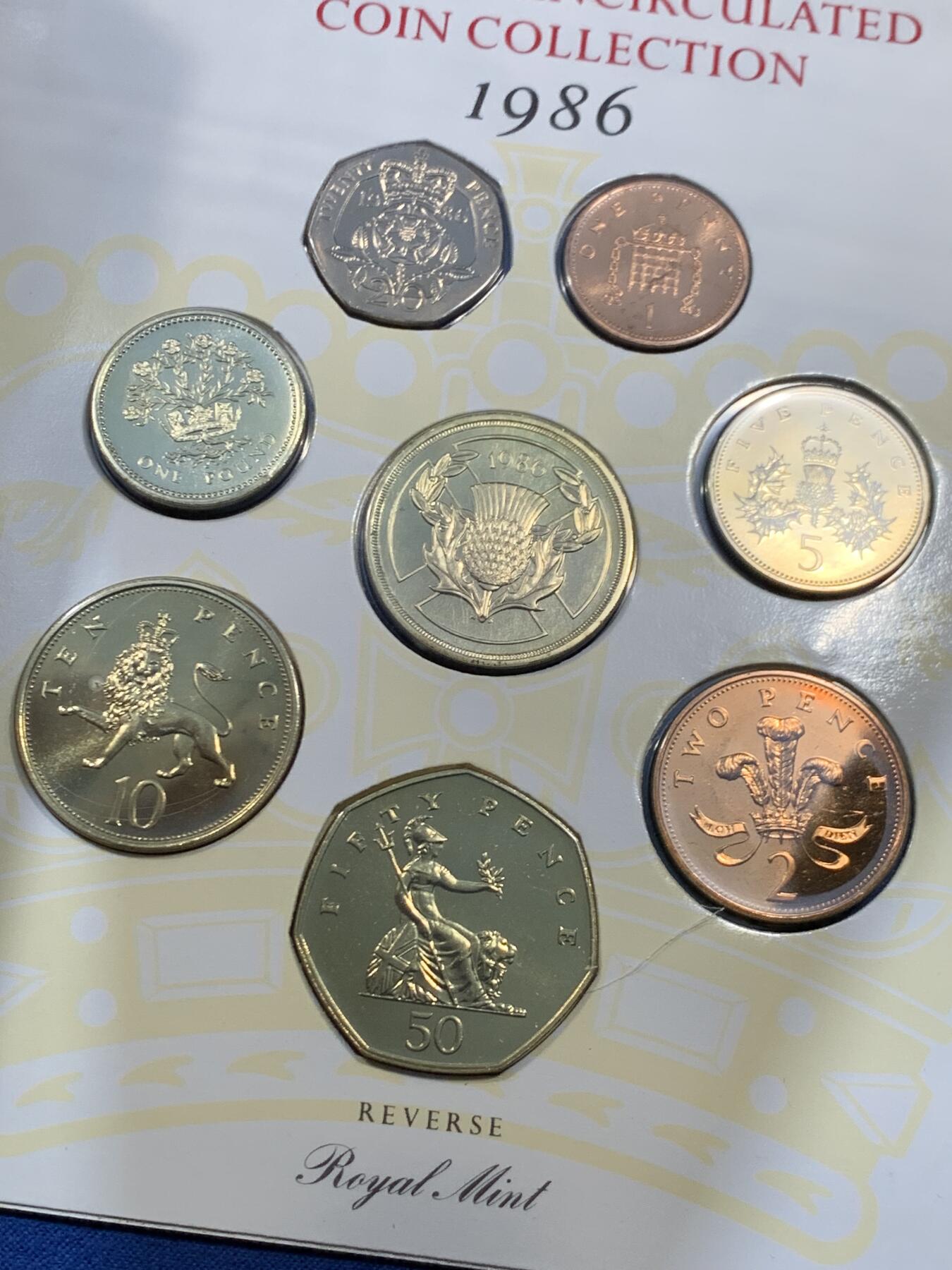 《竞宝斋》第462场 周日，周一，2场连拍 （全场包邮）欢迎送拍 英国1986年套币，1枚2英镑爱丁堡运动会纪念币，1枚1英镑北爱尔兰亚麻纪念币，8枚币，册证齐全，品相精美