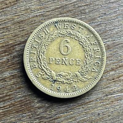【本场4.12号发货】★第145加场★精品硬币 套币专场 不寄存，200包邮。不满200元，支付5元运费。《接受代拍 代送NGC评级》 - 69【无寄存】1942 英属西非 6便士铜币