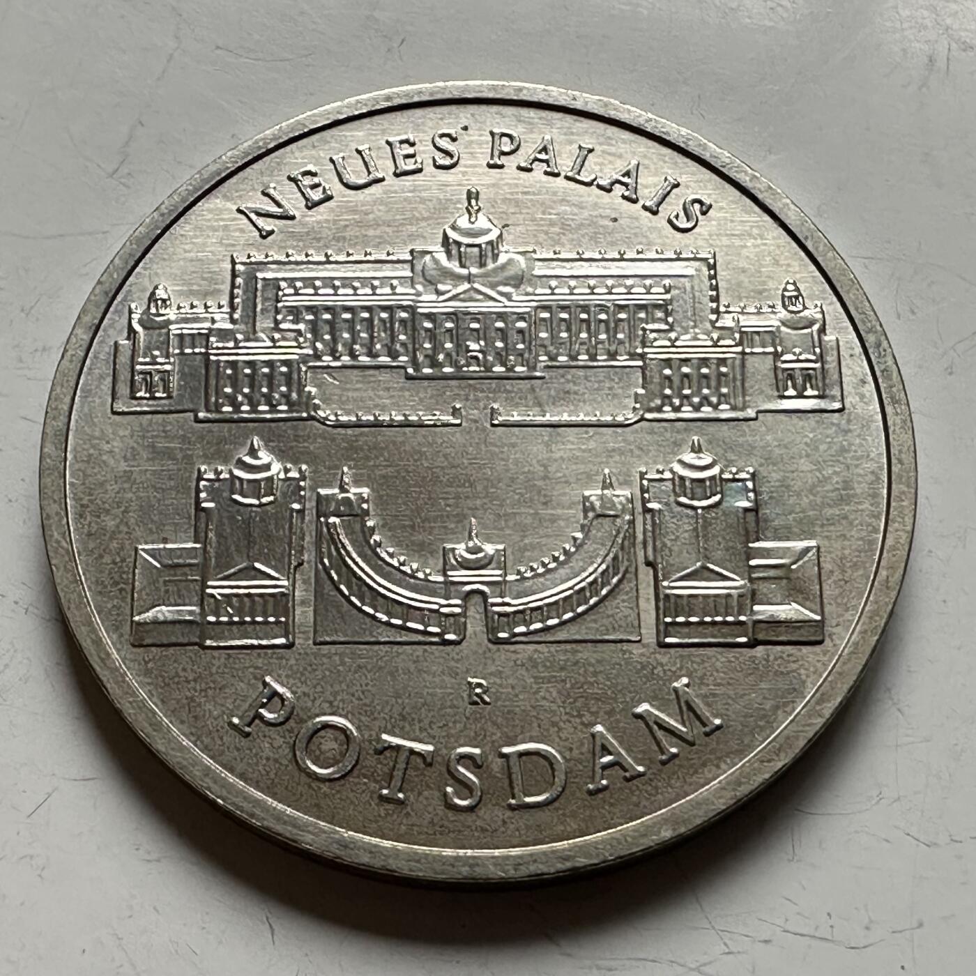 🌹外币初藏🌹🐯2026年第12场  每周二四六晚8️⃣点 接代拍 东德1986年五马克纪念币