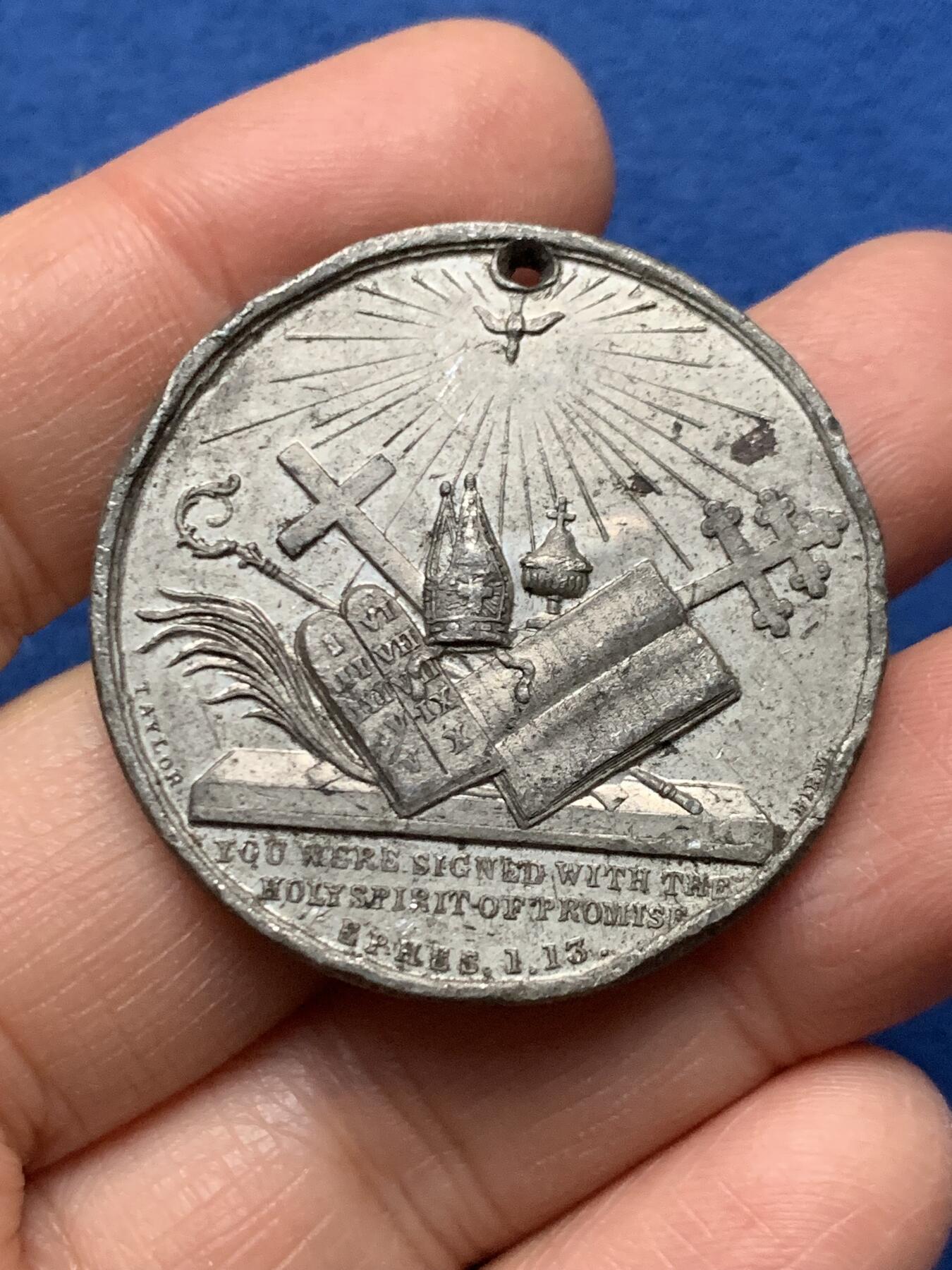 《竞宝斋》第462场 周日，周一，2场连拍 （全场包邮）欢迎送拍 四枚一组 法国古典章牌 86.4克 27-41mm