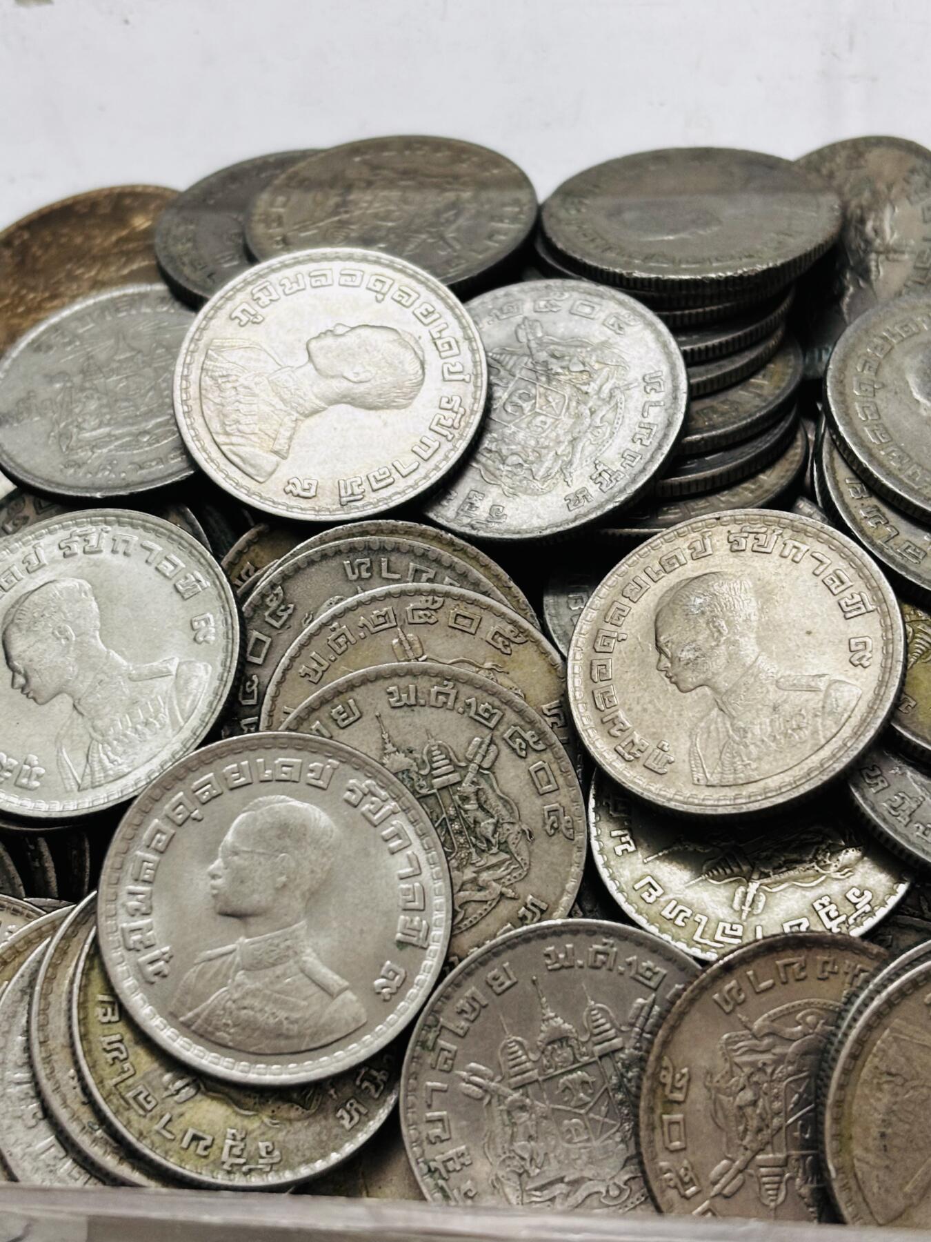 文馨钱币收藏 2026新年第五场（第 291 场）【长期接代拍品】 泰国老版 1 泰铢纪念币 100 枚，重 737 克