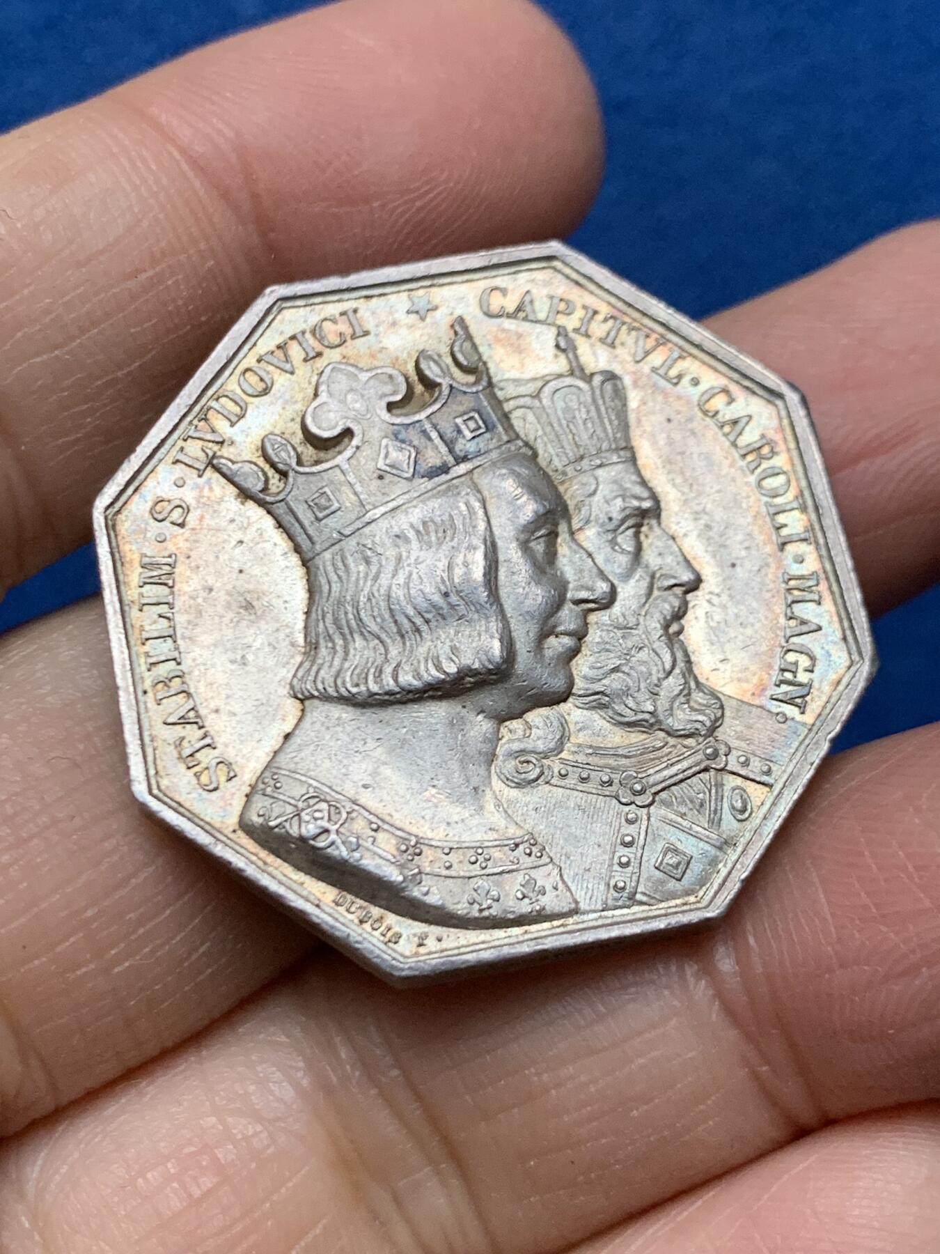 《竞宝斋》第462场 周日，周一，2场连拍 （全场包邮）欢迎送拍 1844年法国勒阿弗尔公证人银质代币。正面：圣路易与查理曼头像。直径：33.7mm，重：21.05g，手指银标边铭，