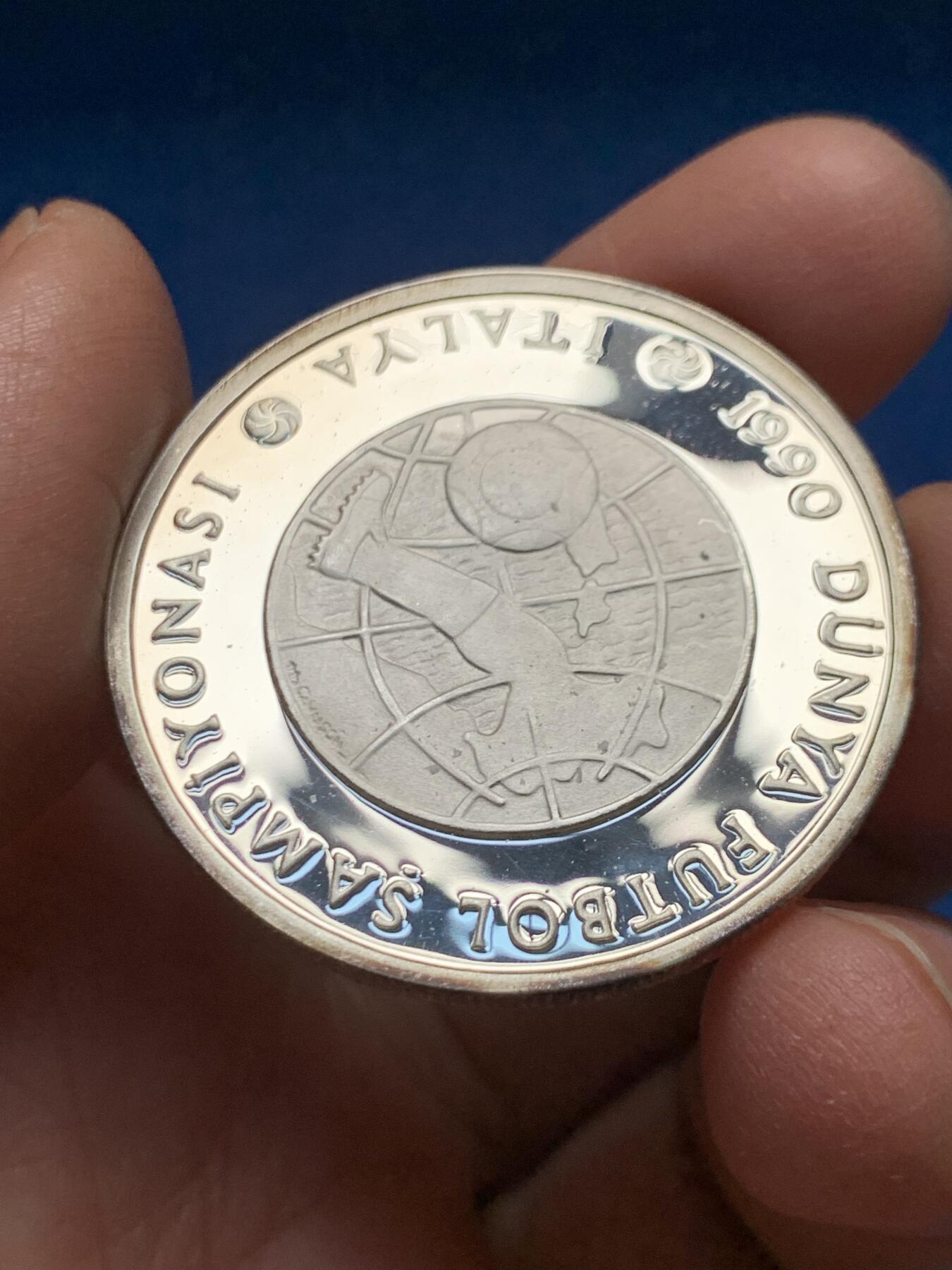 《竞宝斋》第462场 周日，周一，2场连拍 （全场包邮）欢迎送拍 土耳其1990年世界杯20000里拉银币 925银 23.5克