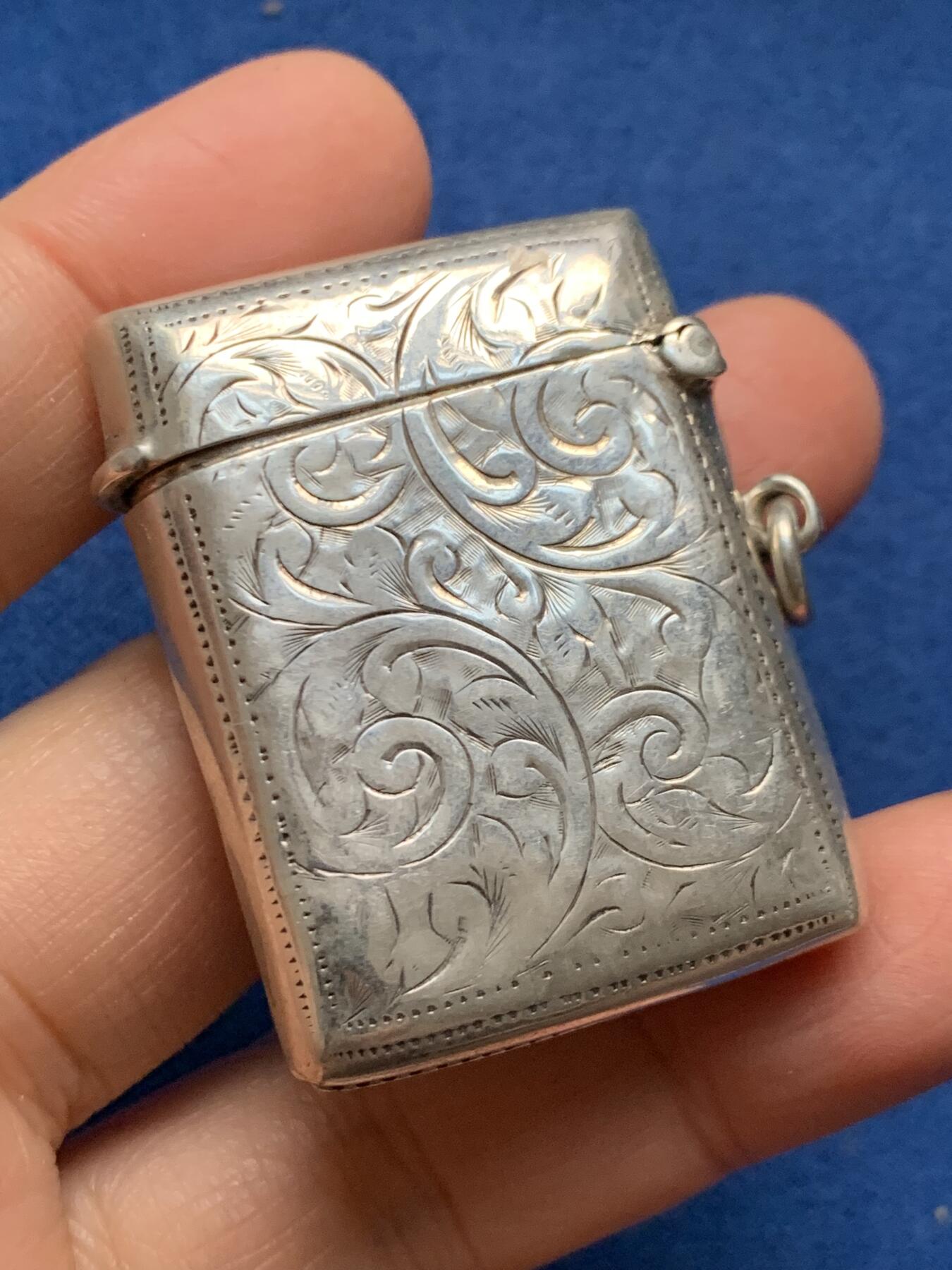 《竞宝斋》第462场 周日，周一，2场连拍 （全场包邮）欢迎送拍 英国银质火柴盒 21.6克 45.5*34mm