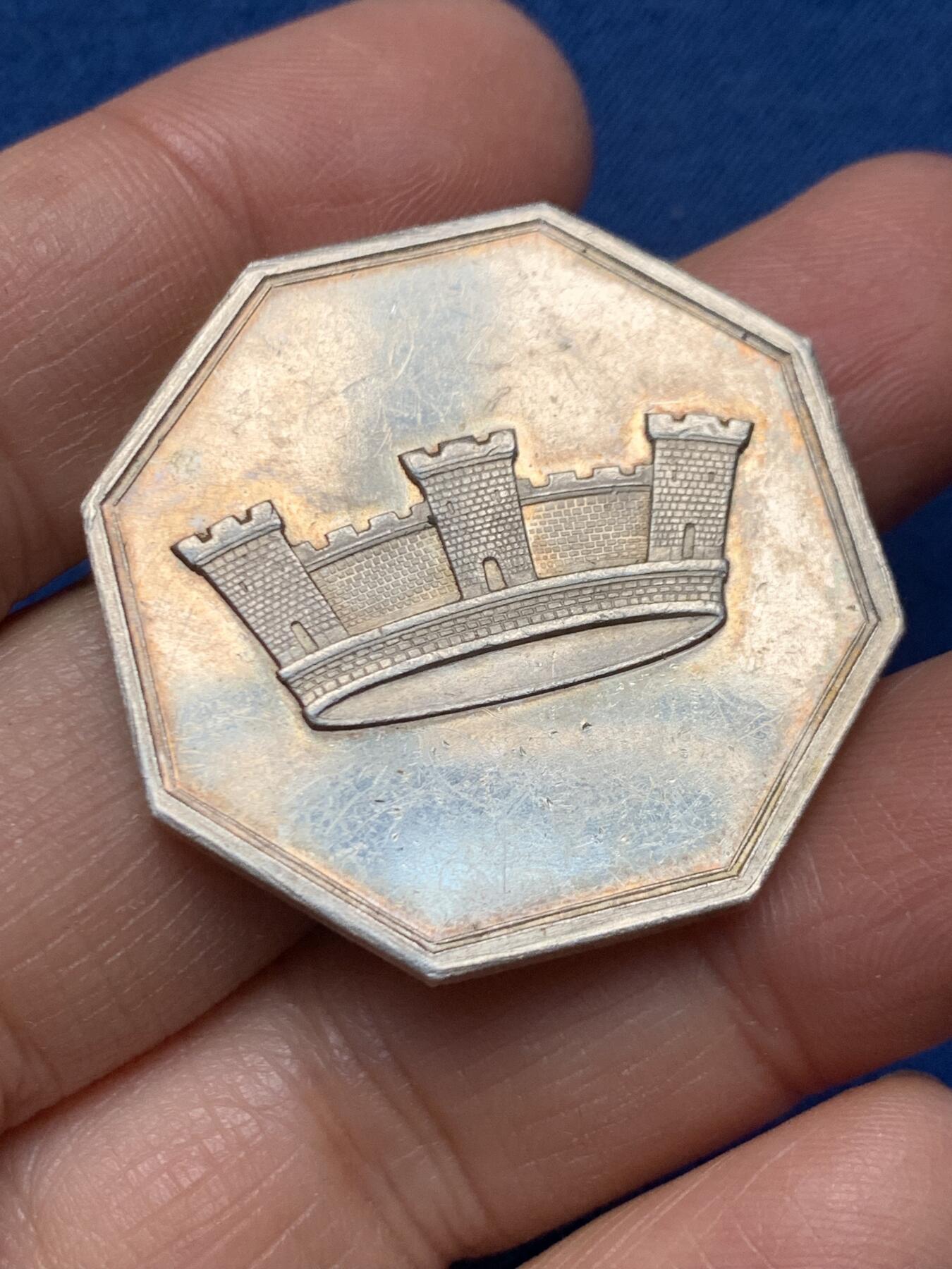 《竞宝斋》第462场 周日，周一，2场连拍 （全场包邮）欢迎送拍 法国1838年皇冠八角银质代币 21.75克 35mm 丰饶角银标