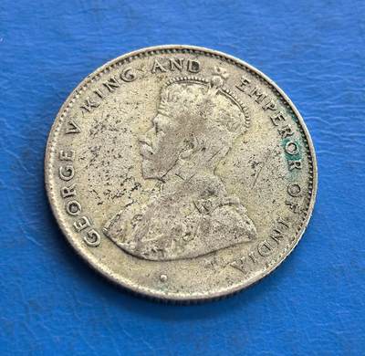 外国优质老铜币高银银币，周六九点倒数截拍，满百包邮，持续收拍 - 英属锡兰1919年50 分银币，正面为乔治五世国王侧面像，铭文彰显其 “印度皇帝” 的殖民身份；背面以椰树为核心，搭配 “50 CENTS” 与僧伽罗文，展现斯里兰卡本土特色，是英国殖民时期的货币见证。