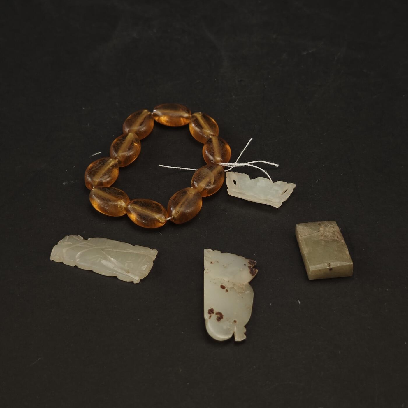 上海都达杂项专场九（全场包邮） 清 各式旧玉、手串 5件1-41