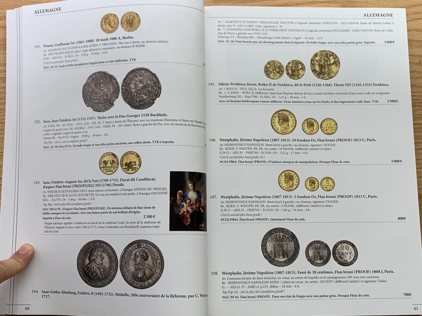 《竞宝斋》第462场 周日，周一，2场连拍 （全场包邮）欢迎送拍 MDC 世界币章拍卖目录 大开本 内图精美 有很多见不到的珍惜币章 重达2.4公斤 包邮