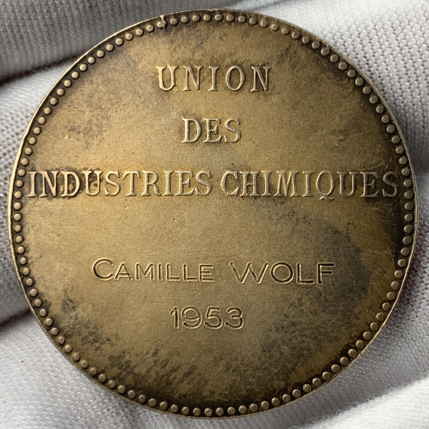掌中浮雕-藏着的欧洲第051场 1953年法国化学工业联盟银章，36.82mm，24.48g