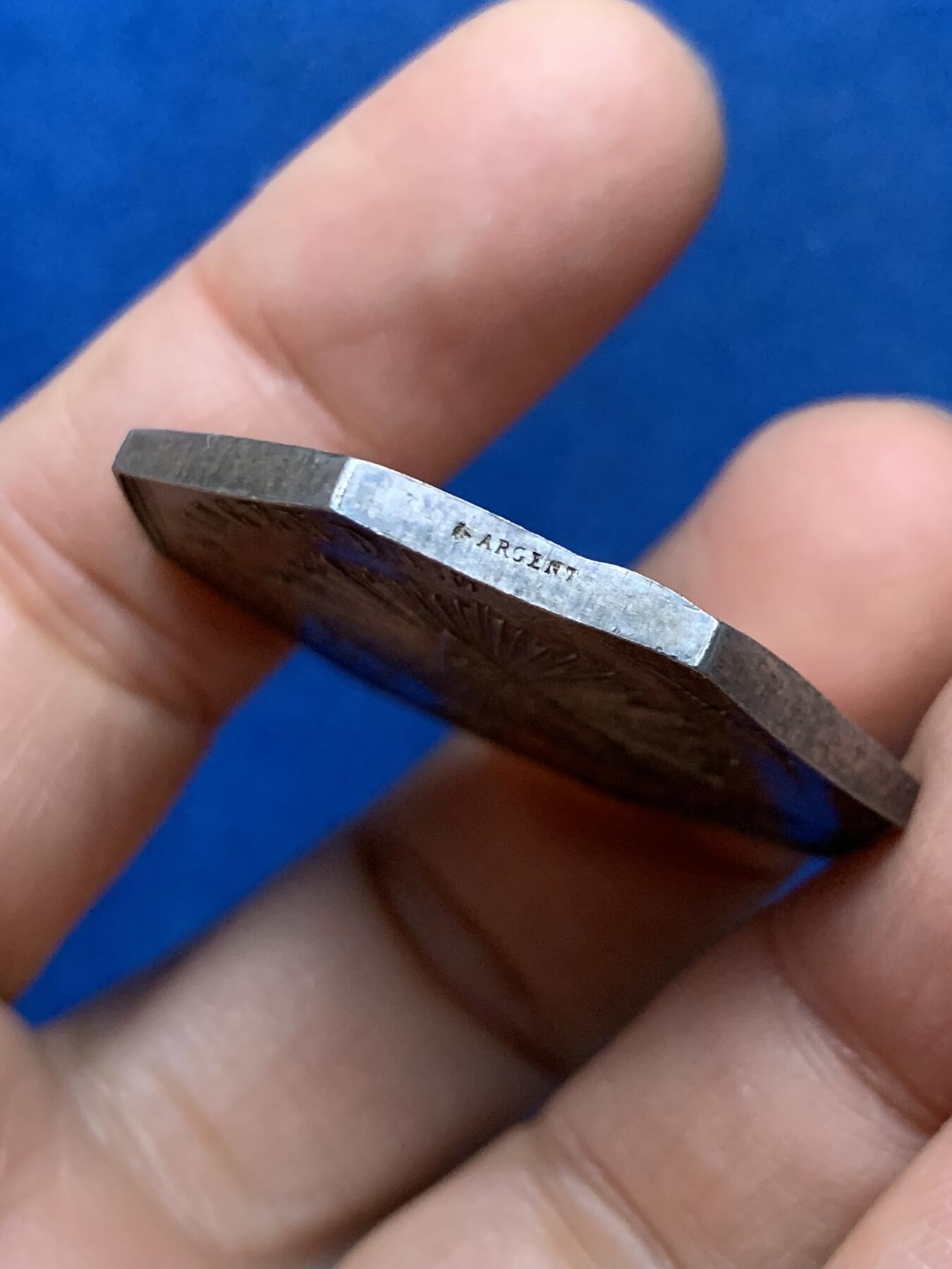 《竞宝斋》第462场 周日，周一，2场连拍 （全场包邮）欢迎送拍 法国普罗维登斯火灾保险公司八角银质代币，18.72g，36.3mm，蜜蜂边铭